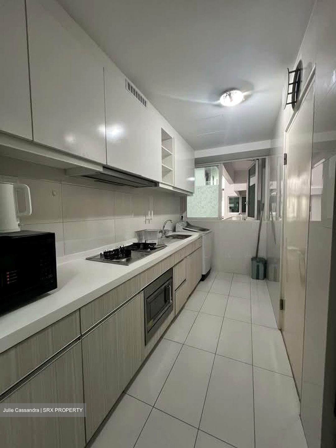 1 Canberra (D27), Condominium #580799021